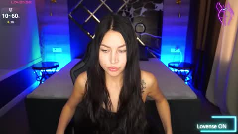 elisevelour online show from 11/15/25, 01:51