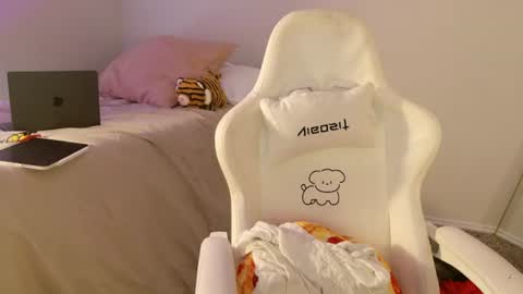 eli 3 online show from 08/04/26, 10:45