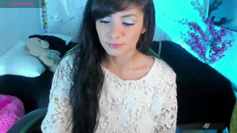 E L I S S A online show from 06/04/26, 02:17