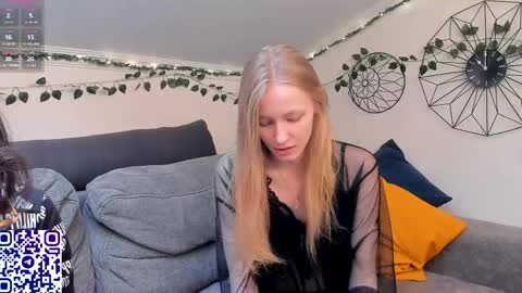 Snapshot of eliteeros chatting on 04/11/26, 02:10 EliteEros online show from 04/11/26, 02:10