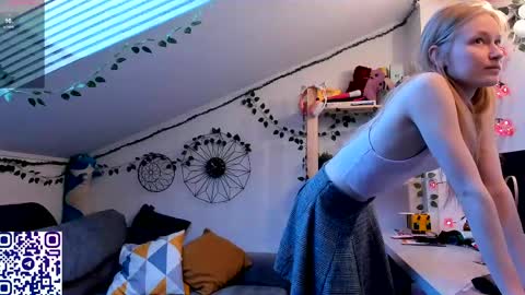 Snapshot of eliteeros chatting on 04/24/26, 02:30 EliteEros online show from 04/24/26, 02:30