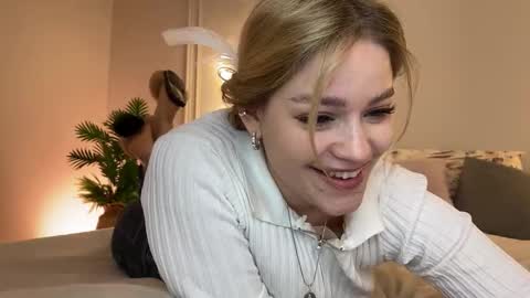 Stephanie online show from 12/14/25, 05:51