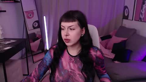 Snapshot of eliza_benet chatting on 12/02/25, 07:36 Ari online show from 12/02/25, 07:36