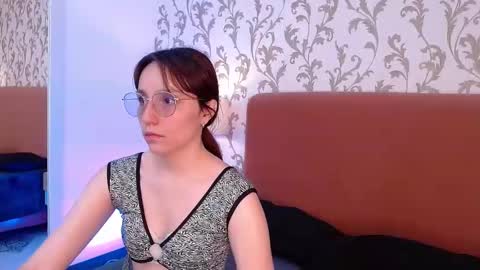 Eliza online show from 03/05/25, 07:17