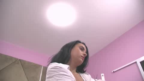 Eliza online show from 10/12/25, 05:39