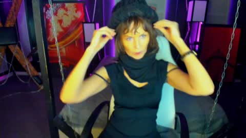 Elizabethangel online show from 01/19/25, 11:53