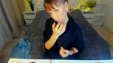 Elizabethangel online show from 01/21/25, 09:46