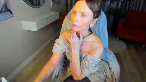 Elizabethangel online show from 02/07/25, 01:25
