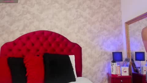 Elizabet Taylor online show from 12/02/25, 10:42