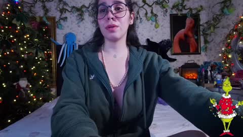 Elizabeth online show from 12/23/24, 01:13