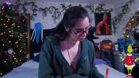 Elizabeth online show from 12/23/24, 08:25
