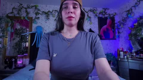 Elizabeth online show from 01/16/25, 07:20