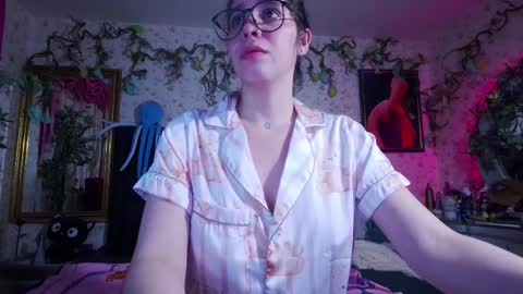 Elizabeth online show from 02/22/25, 12:19