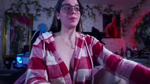Elizabeth online show from 03/10/25, 11:16