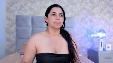 Elizabeth online show from 12/28/24, 02:22