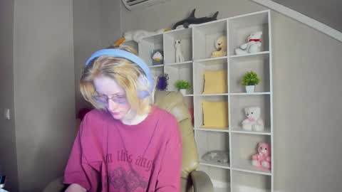 Snapshot of elizabeth_harpper chatting on 11/01/25, 01:07 Elizabeth online show from 11/01/25, 01:07