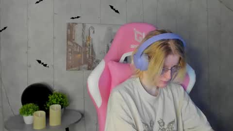 Snapshot of elizabeth_harpper chatting on 11/05/25, 01:27 Elizabeth online show from 11/05/25, 01:27