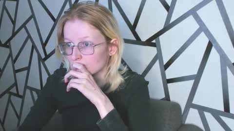 Snapshot of elizabeth_harpper chatting on 11/06/25, 01:39 Elizabeth online show from 11/06/25, 01:39