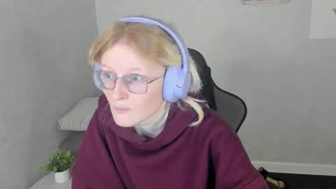 Snapshot of elizabeth_harpper chatting on 11/14/25, 01:04 Elizabeth online show from 11/14/25, 01:04