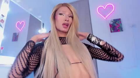 Snapshot of elizabeth_jones_01 chatting on 10/14/25, 08:48 Eli online show from 10/14/25, 08:48