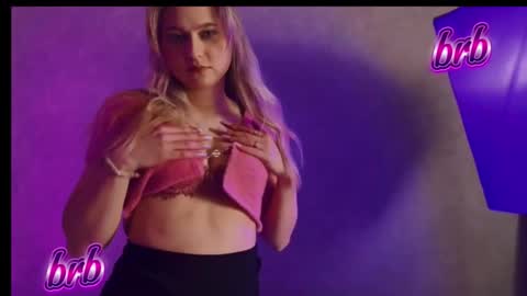 Snapshot of elizabeth_kitty_ chatting on 09/21/25, 09:44 Lizzy online show from 09/21/25, 09:44