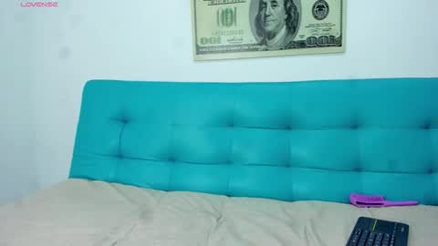 Snapshot of elizabeth_lamer chatting on 12/04/25, 08:01 Elizabeth Lamer online show from 12/04/25, 08:01