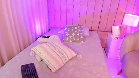 elizabeth_roche online show from 07/30/26, 02:27