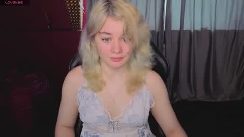 Elizabeth online show from 06/12/26, 02:10