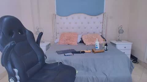 Snapshot of elizabeth_santos1 chatting on 05/15/26, 11:56 Elizabeth online show from 05/15/26, 11:56