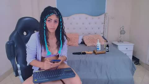 Snapshot of elizabeth_santos1 chatting on 05/16/26, 12:40 Elizabeth online show from 05/16/26, 12:40