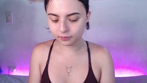 Elizabeth Taylor online show from 02/24/25, 01:24