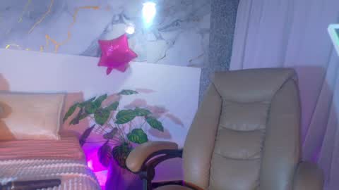 Lizzy online show from 06/27/26, 12:04