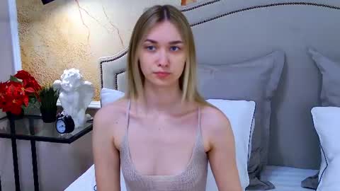 Elizabeth online show from 06/23/26, 04:27