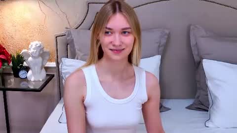 Elizabeth online show from 07/17/26, 04:23