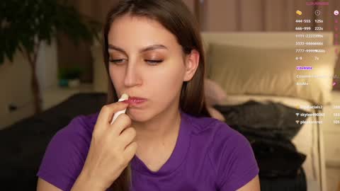 Snapshot of elizabethchaser chatting on 12/21/24, 08:50 Liza online show from 12/21/24, 08:50