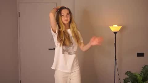 Snapshot of elizabethennals chatting on 09/13/25, 06:40 Elizabeth online show from 09/13/25, 06:40