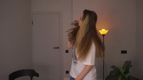 Snapshot of elizabethennals chatting on 09/14/25, 06:07 Elizabeth online show from 09/14/25, 06:07