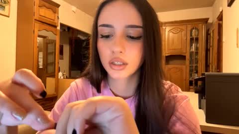 Snapshot of elizabethrabin chatting on 11/27/25, 01:24 Mia online show from 11/27/25, 01:24