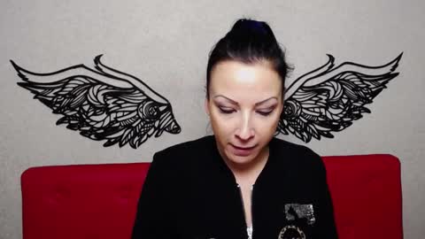 ElizabethSho online show from 12/06/24, 09:46