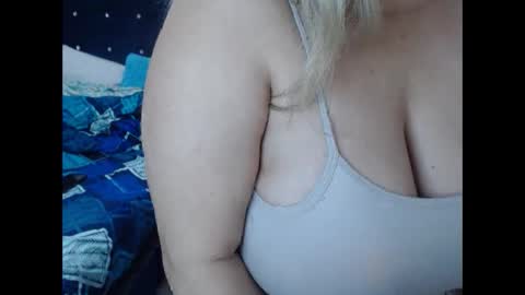 Elizabeth online show from 11/16/25, 11:49