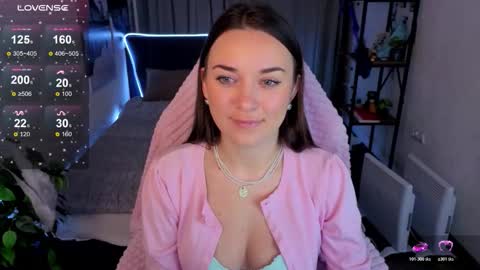 Snapshot of elizabetsoon chatting on 11/06/25, 06:47 elizabetsoon online show from 11/06/25, 06:47