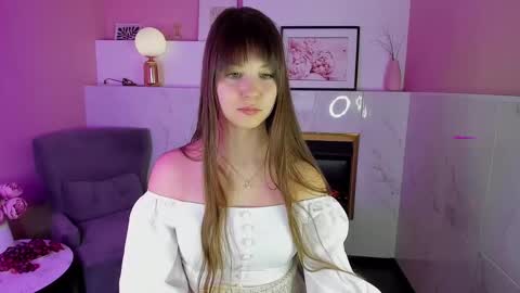 Eliza online show from 02/18/25, 07:41