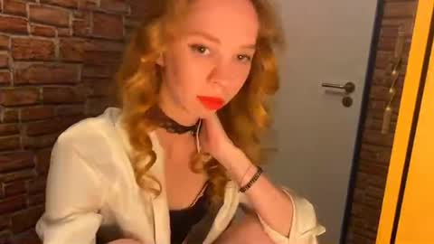 Snapshot of elizastorm chatting on 06/04/26, 07:36 Eliza online show from 06/04/26, 07:36