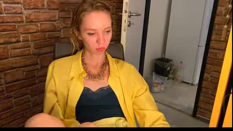 Eliza online show from 07/04/26, 07:09