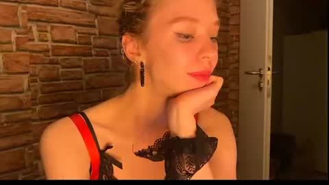 Eliza online show from 07/05/26, 10:06