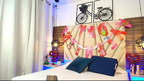 Eliza online show from 09/17/25, 11:34