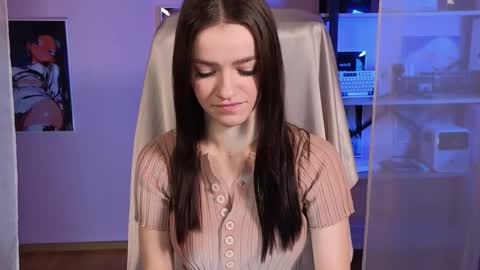 Snapshot of elizzza_ chatting on 10/21/25, 05:19 elizzza_ online show from 10/21/25, 05:19