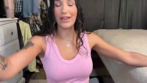 Snapshot of ella2sweet chatting on 06/16/26, 01:14 Ella online show from 06/16/26, 01:14