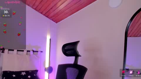 Snapshot of ella__olmos chatting on 04/01/26, 02:03 Ella Olmos online show from 04/01/26, 02:03