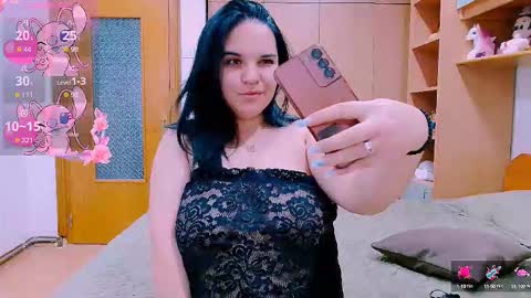 Ella  online show from 10/06/25, 05:38